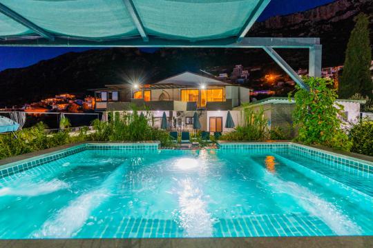 Villa Moon