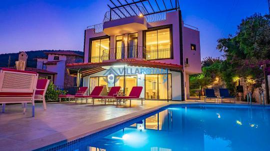 Deniz Manzaralı Villa