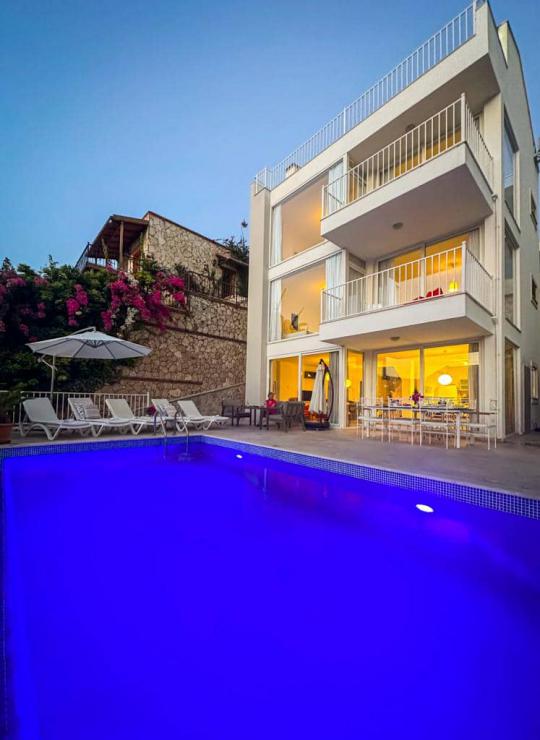 Villa White Suite