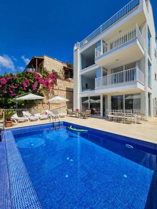 Villa White Suite